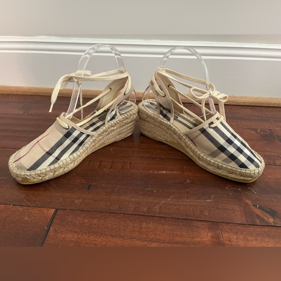 Vintage Burberry espadrilles - Picture 3 of 10